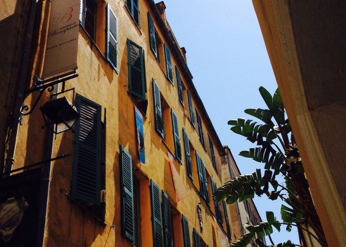 Edificio histórico en Ajaccio Córcega ciudad donde nació Napoleón circuito cultural por la isl