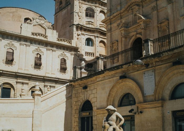 pexels-teobadini-4064445