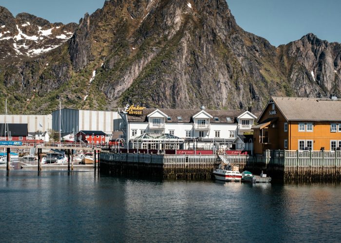 pexels-tobiasbjorkli-4654558
